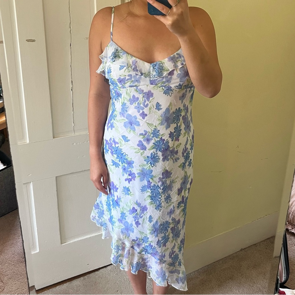 Asymmetrical hemline floral dress